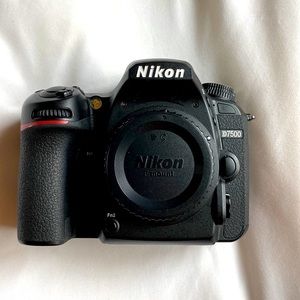Nikon D7500 DSLR